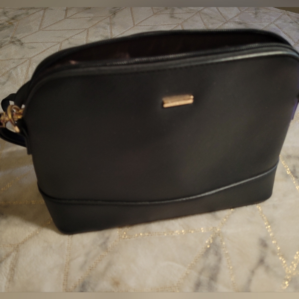Lovevook brandDome crossbody bag Black